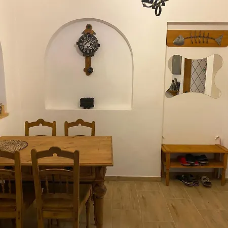 Penzio اوسترافا